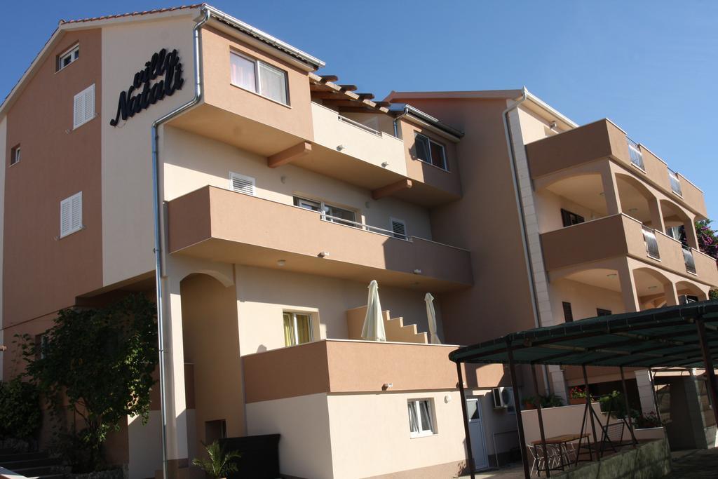Apartments Villa Natali - Heating Pool Трогир Экстерьер фото